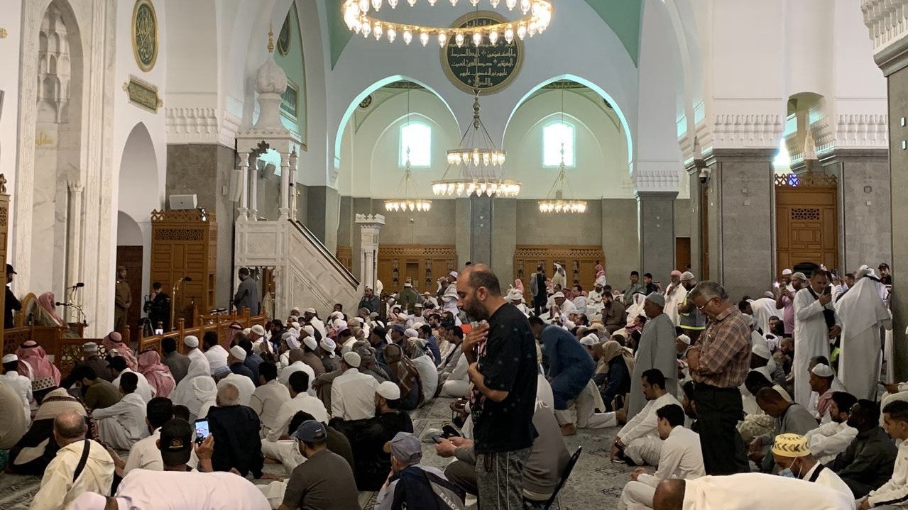 (حالنا في شهرنا) محاضرةً دعوية في مسجد قباء 