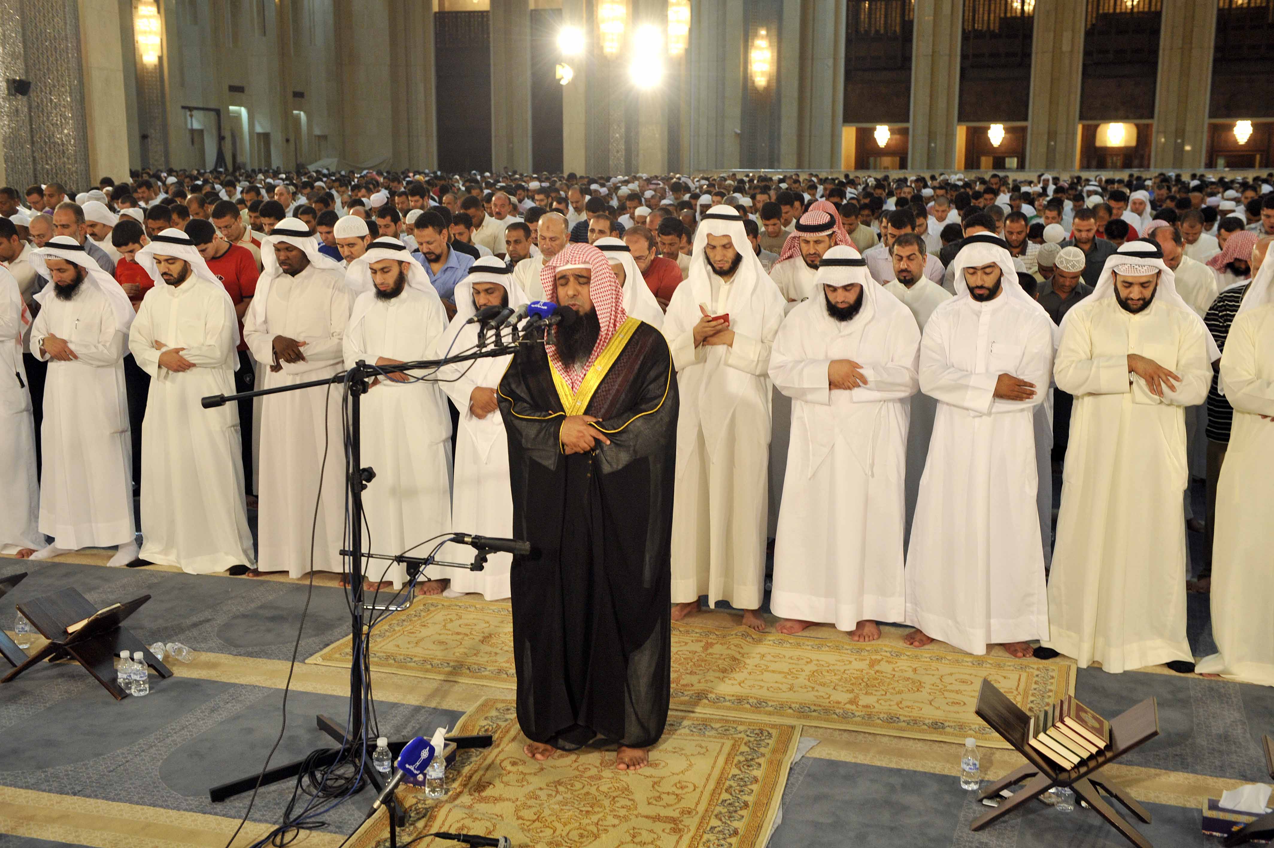 إمام المسجد ودوره التربوي في رمضان 