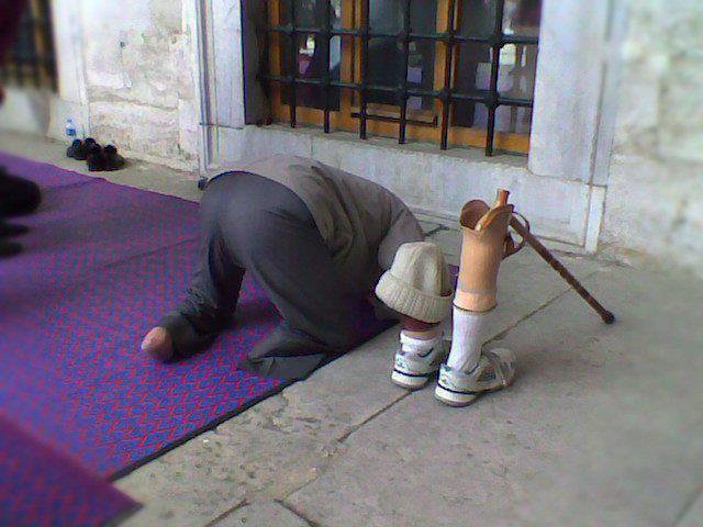 يا تارك الصلاة.. ليس لك حظ في الإسلام 