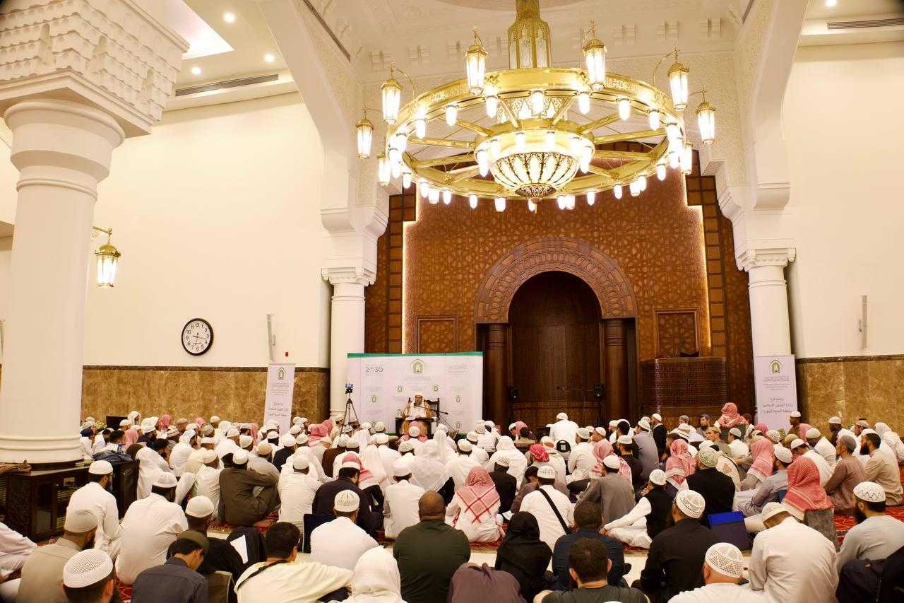 اختتام البرنامج الدعوي آية الحقوق العشرة بالمدينة  
